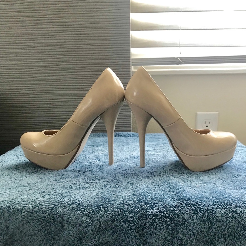 Beige platform pump - Picture 2 of 4